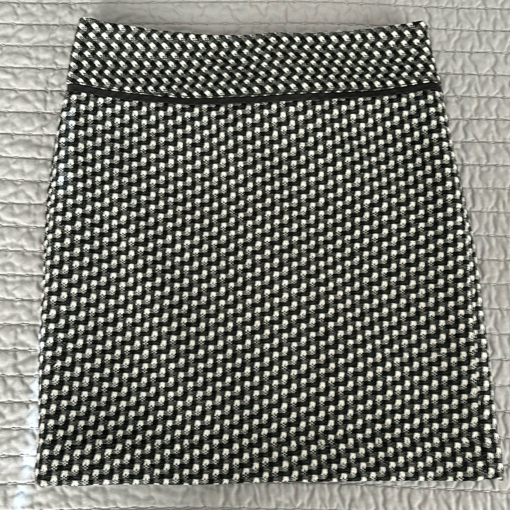 LOFT Outlet Black White & Gray Tweed Shift Skirt, 00P, EUC